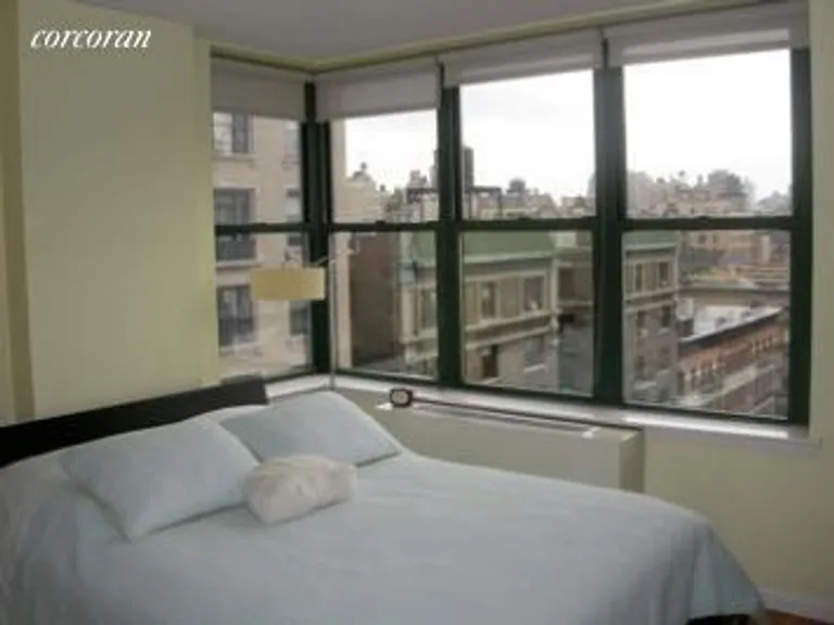 New York City Real Estate | View 2250 Broadway, 11D | 2 Beds, 2 Baths | View 1