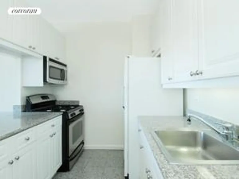 New York City Real Estate | View 111 West 67th Street, 26D | room 3 | View 4