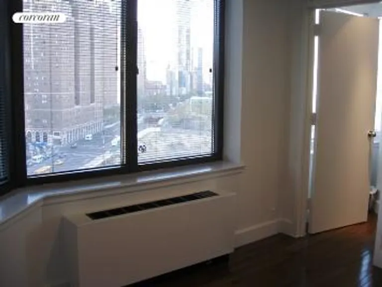 New York City Real Estate | View 415 East 37th Street, 14J | room 5 | View 6