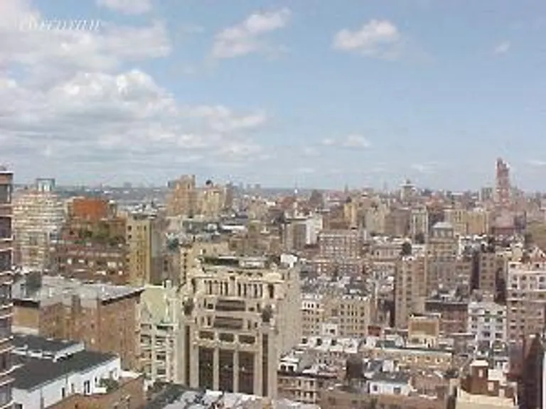 New York City Real Estate | View 111 West 67th Street, 29E | room 1 | View 2