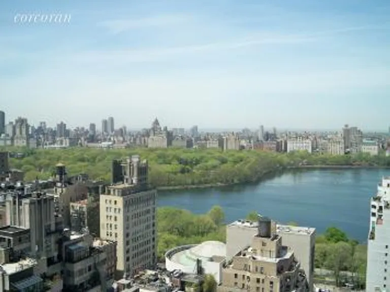 New York City Real Estate | View 45 East 89th Street, 28A | 2 Beds, 2 Baths | View 1