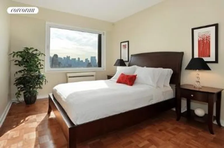 New York City Real Estate | View 45 East 89th Street, 28A | room 4 | View 5