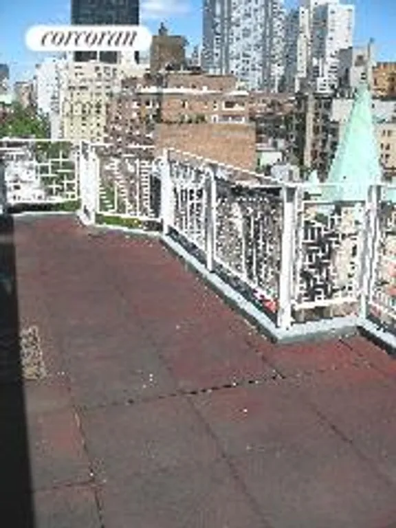 New York City Real Estate | View 404 East 66th Street, PHB | room 4 | View 5