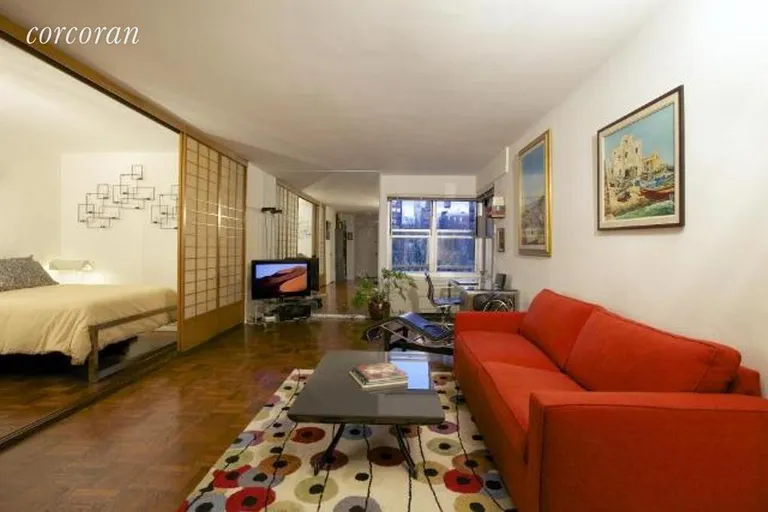 New York City Real Estate | View 20 East 9th Street, 9W | room 1 | View 2