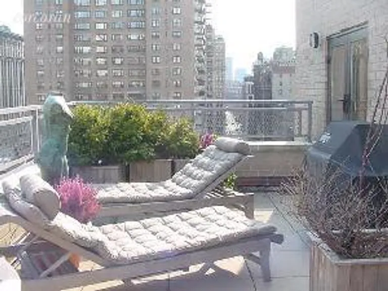 New York City Real Estate | View 55 East 9th Street, 12C | 2 Beds, 2 Baths | View 1