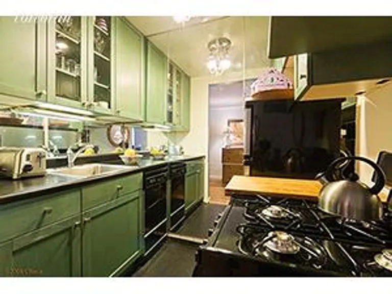 New York City Real Estate | View 67 East 11th Street, 722 | Kitchen | View 2