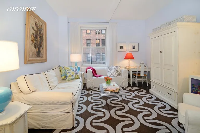 New York City Real Estate | View 115 East 90th Street, 6B | 2 Beds, 1 Bath | View 1