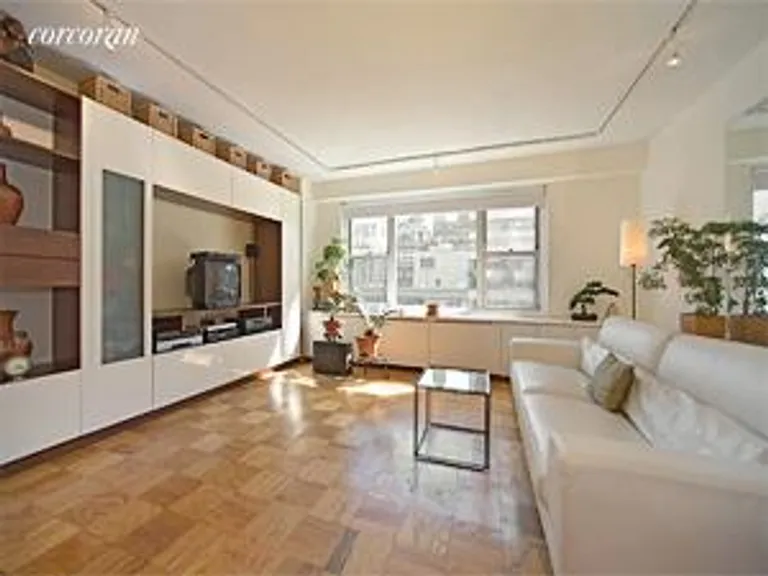New York City Real Estate | View 220 East 60th Street, 9F | 1 Bath | View 1