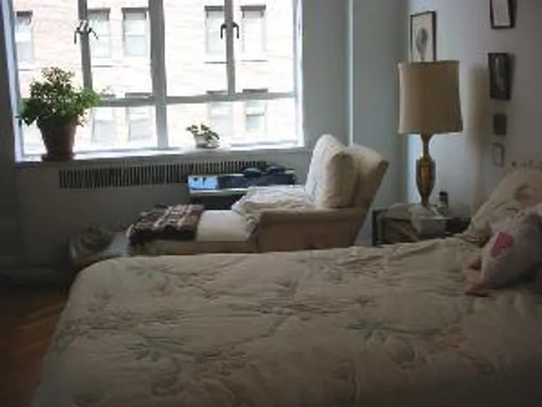 New York City Real Estate | View 140 Riverside Drive, 6P | room 2 | View 3