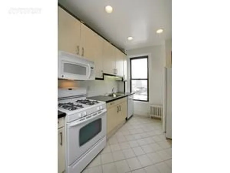 New York City Real Estate | View 418 Central Park West, 103 | room 2 | View 3