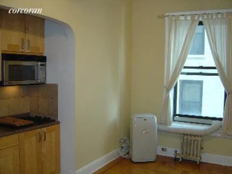 New York City Real Estate | View 418 Central Park West, 66 | 1 Bed, 1 Bath | View 1