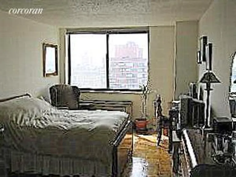 New York City Real Estate | View 275 West 96th Street, 26F | room 1 | View 2