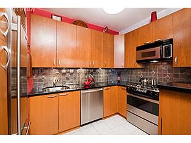 New York City Real Estate | View 314 West 94th Street, PH6A | 2 Beds, 2 Baths | View 1
