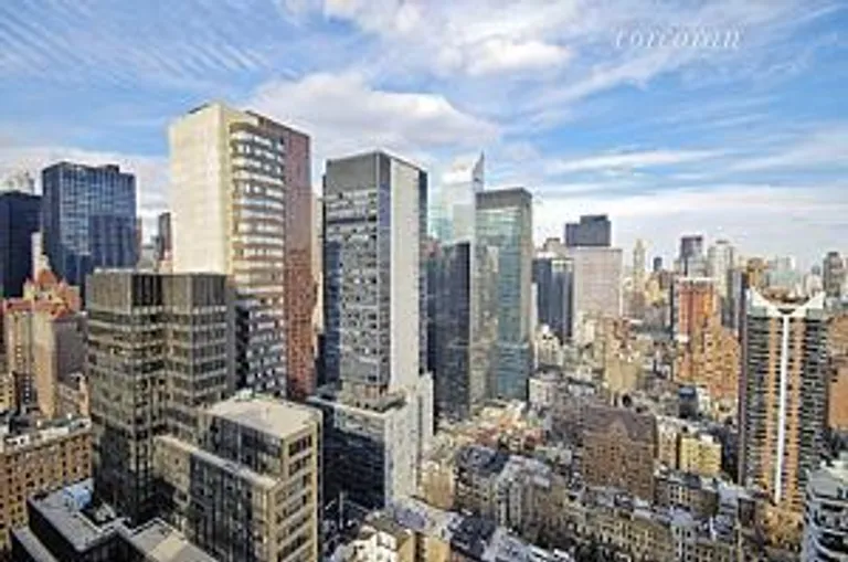 New York City Real Estate | View 236 East 47th Street, 35E | 2 Beds, 2 Baths | View 1