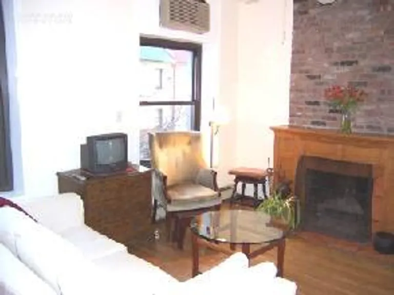 New York City Real Estate | View 255 West 95th Street, 2A | 2 Beds, 2 Baths | View 1