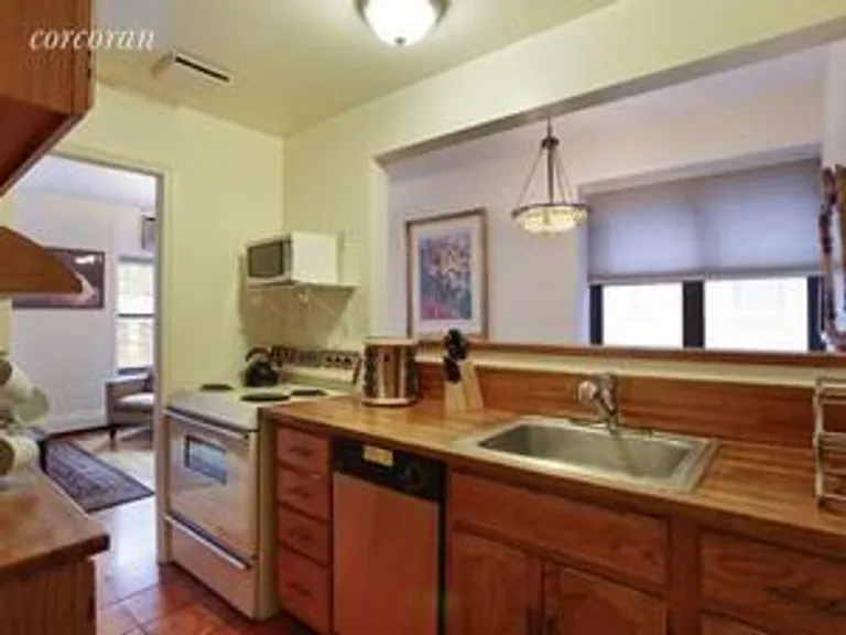 New York City Real Estate | View 255 West 95th Street, 2A | room 2 | View 3