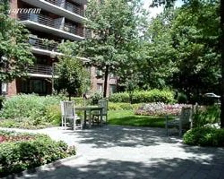 New York City Real Estate | View 400 Central Park West, 1L | room 2 | View 3