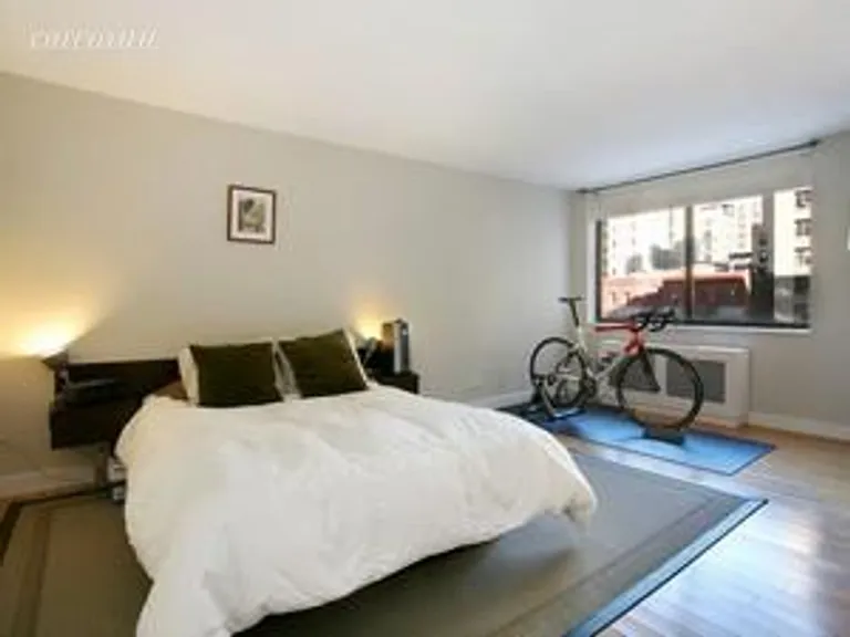 New York City Real Estate | View 275 West 96th Street, 8R | room 1 | View 2