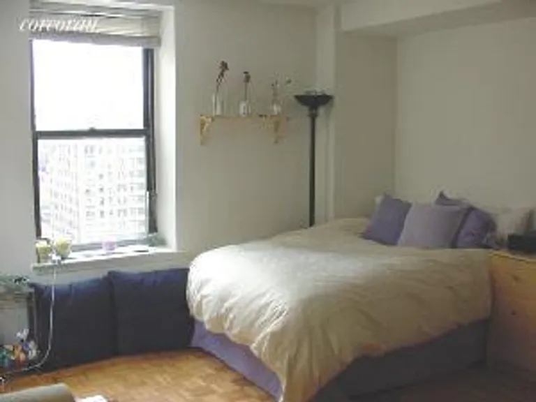 New York City Real Estate | View 201 West 74th Street, 16C | room 2 | View 3