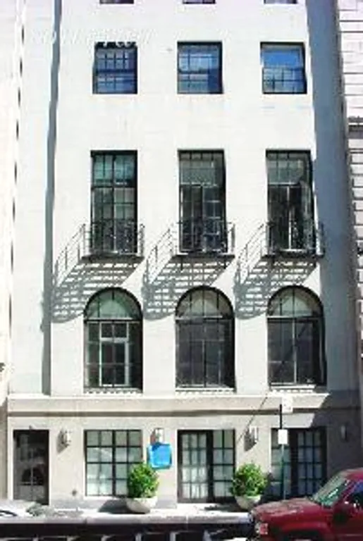 New York City Real Estate | View 13 East 69th Street, 3R | room 2 | View 3