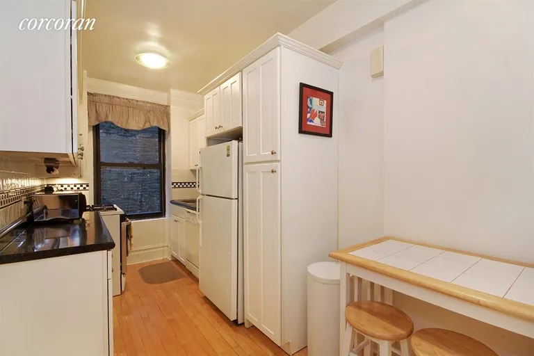 New York City Real Estate | View 235 West End Avenue, 1E | Eat-in kitchen | View 4