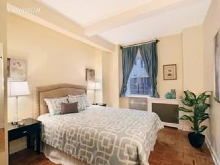 New York City Real Estate | View 2166 Broadway, 7B | room 2 | View 3