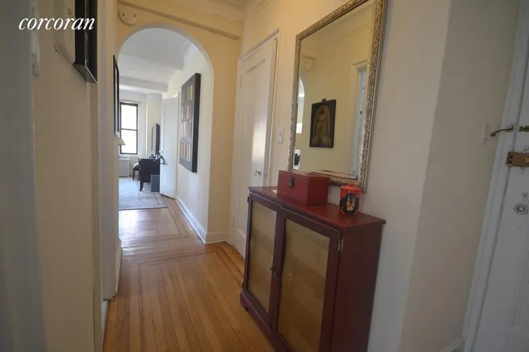 New York City Real Estate | View 201 West 77th Street, 10G | Foyer | View 2