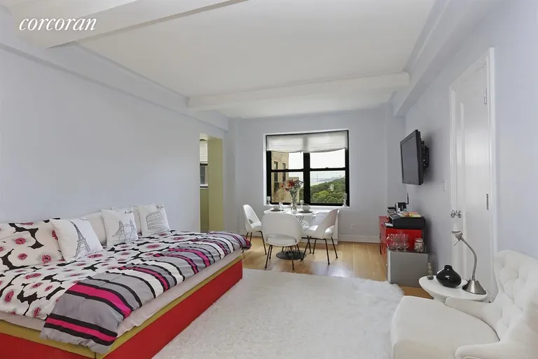 New York City Real Estate | View 230 Riverside Drive, 17G | Living Room | View 2