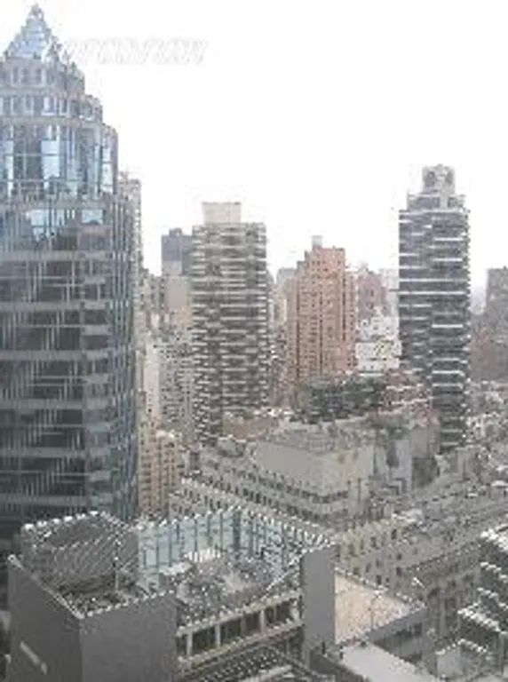New York City Real Estate | View 117 East 57th Street, 32G | room 1 | View 2