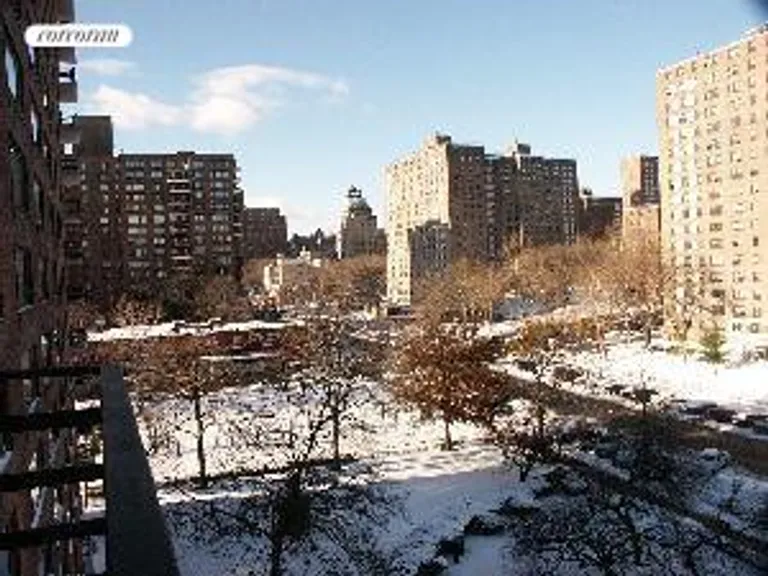 New York City Real Estate | View 392 Central Park West, 6J | room 9 | View 10