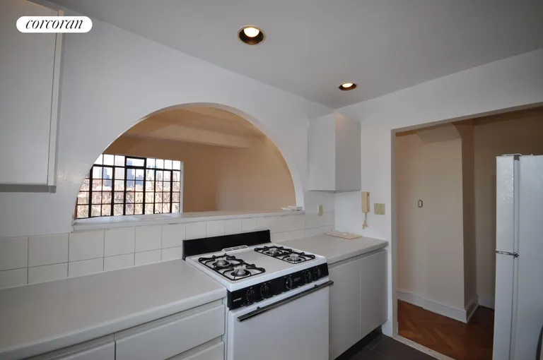 New York City Real Estate | View 25 Monroe Place, 8D | room 2 | View 3