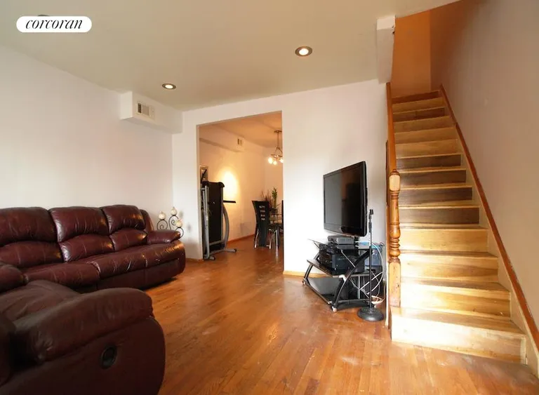 New York City Real Estate | View 581 New York Avenue | room 1 | View 2