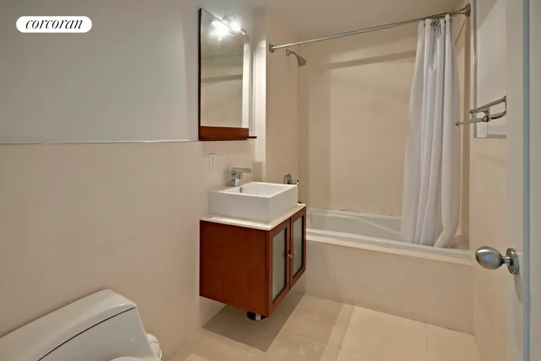 New York City Real Estate | View 302 2Nd Street, 3C | Bathroom | View 5