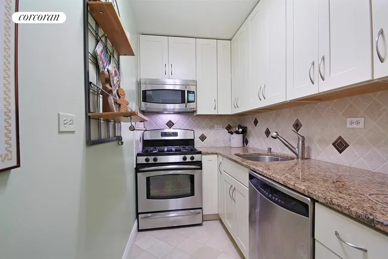 New York City Real Estate | View 10 East End Avenue, 1B | Kitchen | View 3