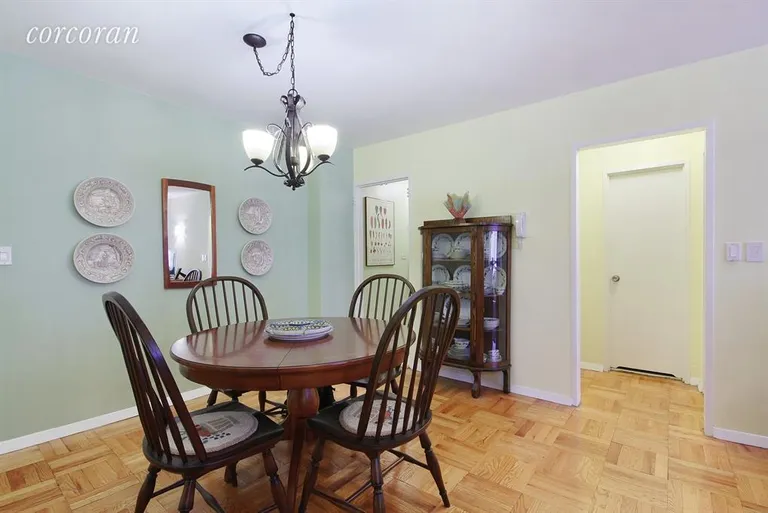 New York City Real Estate | View 10 East End Avenue, 1B | Dining Room | View 2