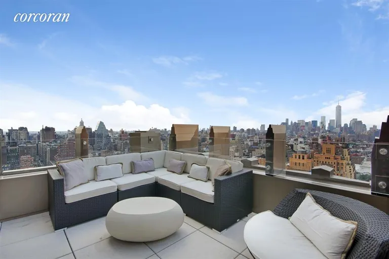 New York City Real Estate | View 212 West 18th Street, PH5 | 3 Beds, 4 Baths | View 1
