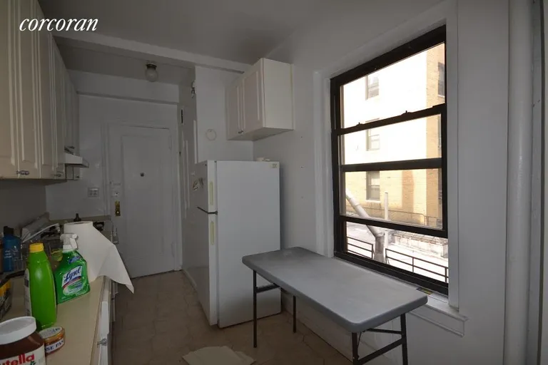New York City Real Estate | View 133 West 71st Street, 9C | Eat in Kitchen | View 3