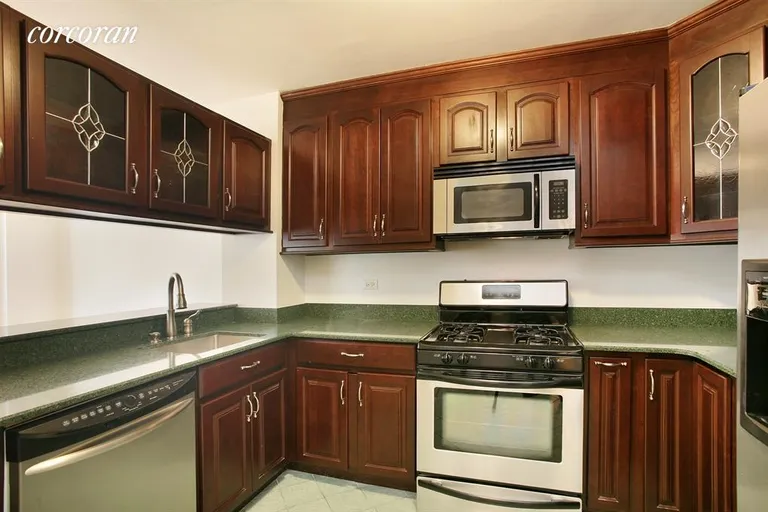 New York City Real Estate | View 2 South End Avenue, 9G | Kitchen | View 2