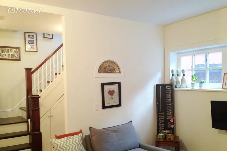 New York City Real Estate | View 16 Hunts Lane, 1 | room 2 | View 3