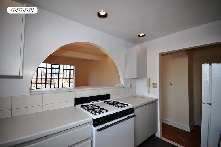New York City Real Estate | View 25 Monroe Place, 2D | room 2 | View 3