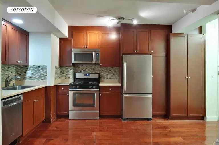 New York City Real Estate | View 333 East 43rd Street, 106 | Kitchen | View 2