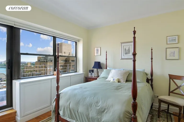 New York City Real Estate | View 510 East 86th Street, PH21C | Bedroom | View 5