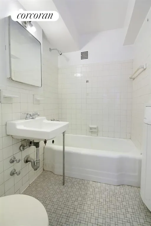New York City Real Estate | View 205 East 77th Street, 3C | Bathroom | View 4