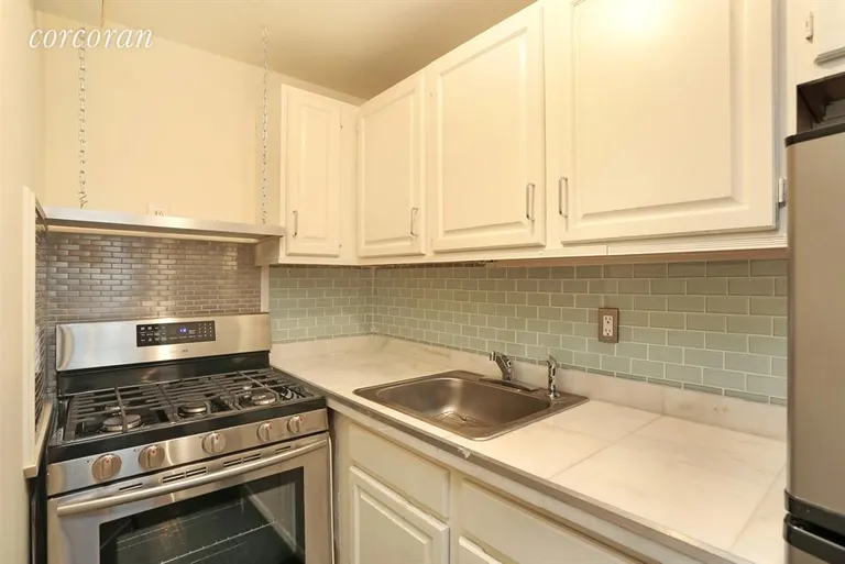 New York City Real Estate | View 162 East 91st Street, 3D | Kitchen | View 2