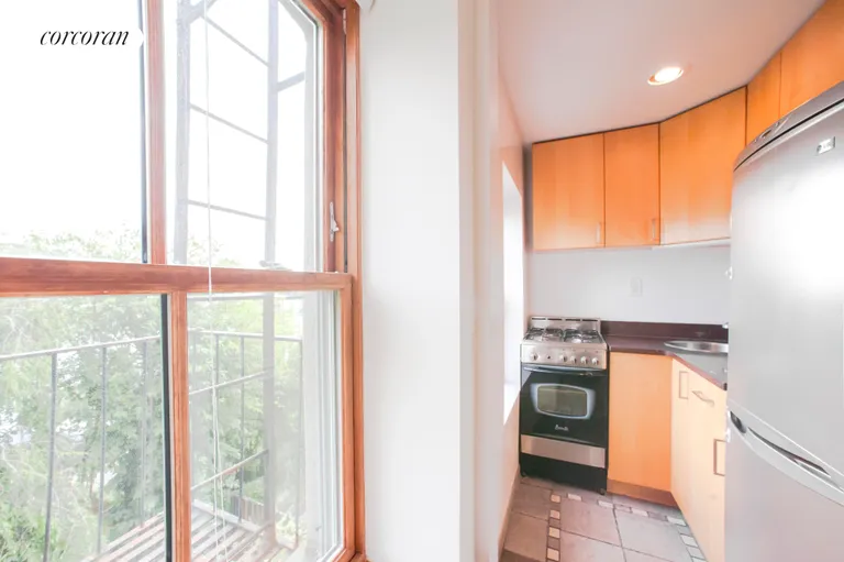 New York City Real Estate | View 19 3rd Street, 4 | Modern, convenient and windowed | View 4