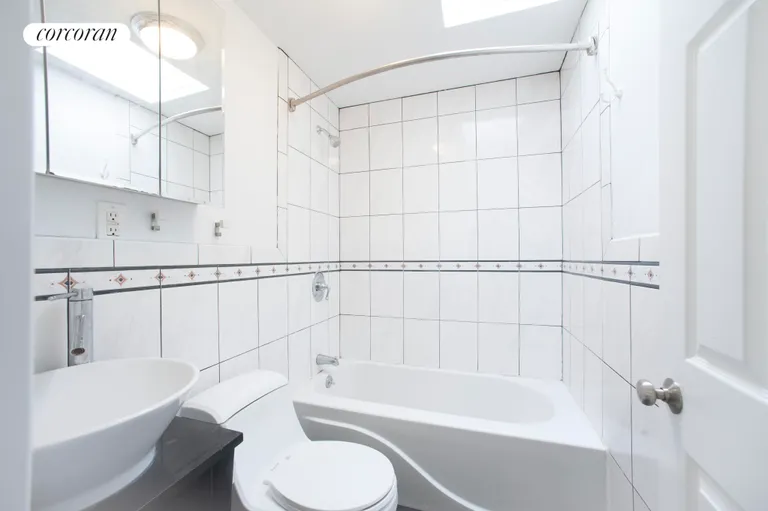 New York City Real Estate | View 19 3rd Street, 4 | Clean, bright with full tub | View 5