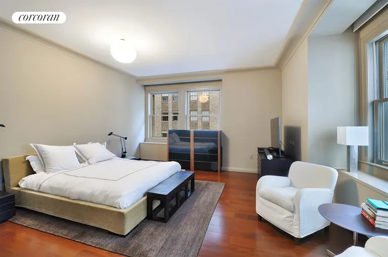 New York City Real Estate | View 55 Wall Street, 820 | Massive master bedroom | View 4