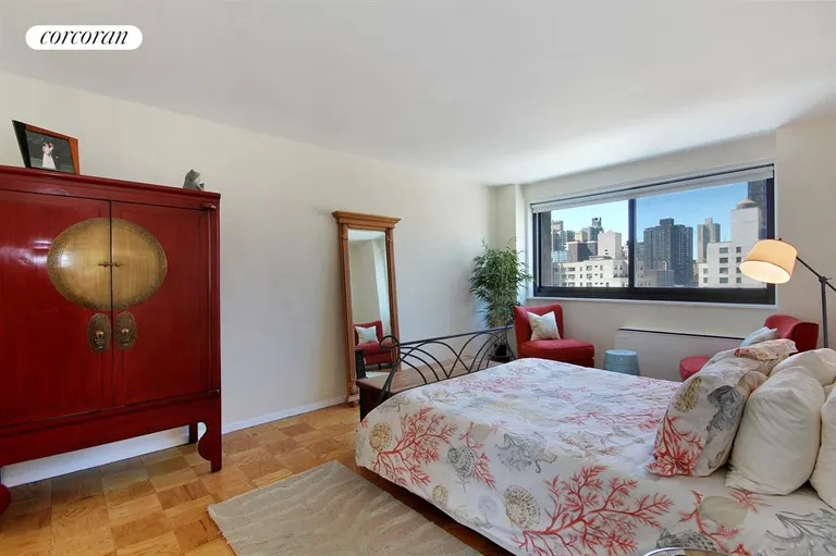 New York City Real Estate | View 1725 York Avenue, 18H | King Size Bedroom with Sunny Western Exposure | View 4