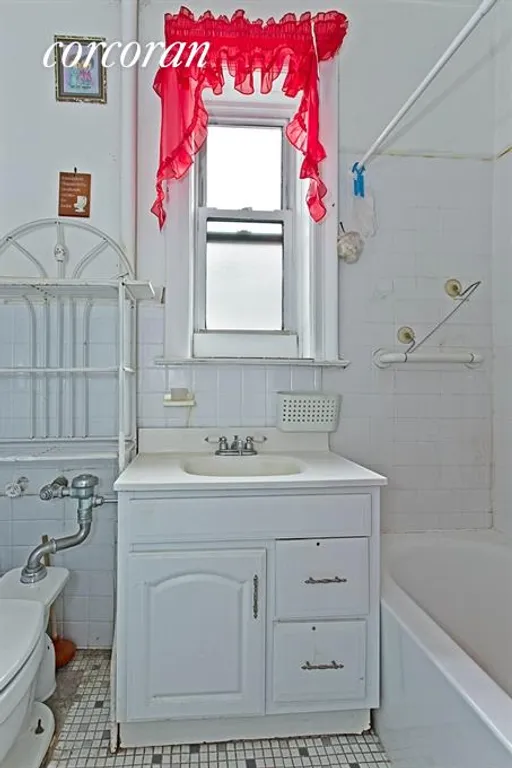 New York City Real Estate | View 765 42nd Street, 20 | Master Bathroom | View 4
