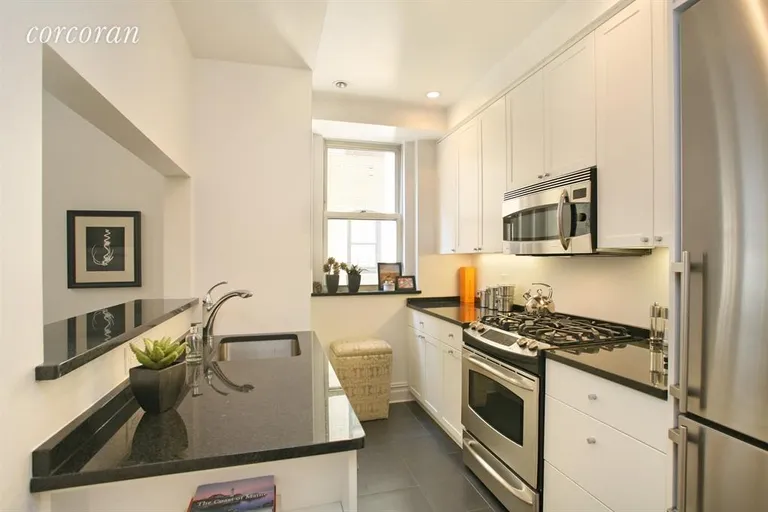 New York City Real Estate | View 25 Fifth Avenue, 11H | Kitchen | View 2